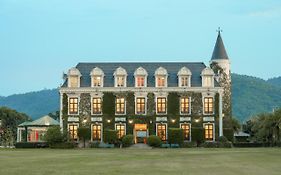 Chateau De Khaoyai Hotel & Resort